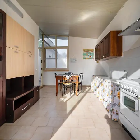 Summer A 100mt Dal Mare Gallina بيت للعطل *
