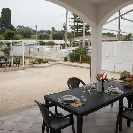 Summer A 100mt Dal Mare Gallina بيت للعطل *